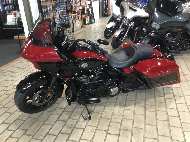 2021 Harley-Davidson® Road Glide® Special Billiard Red/Vivid Black — Black Finish