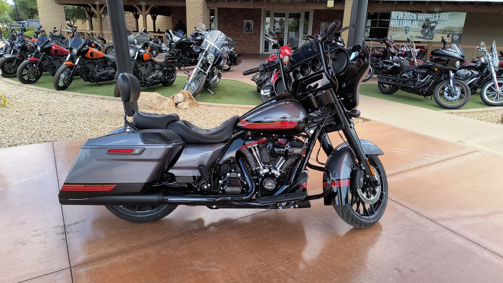 FLHXSE 2020 CVO™ Street Glide®