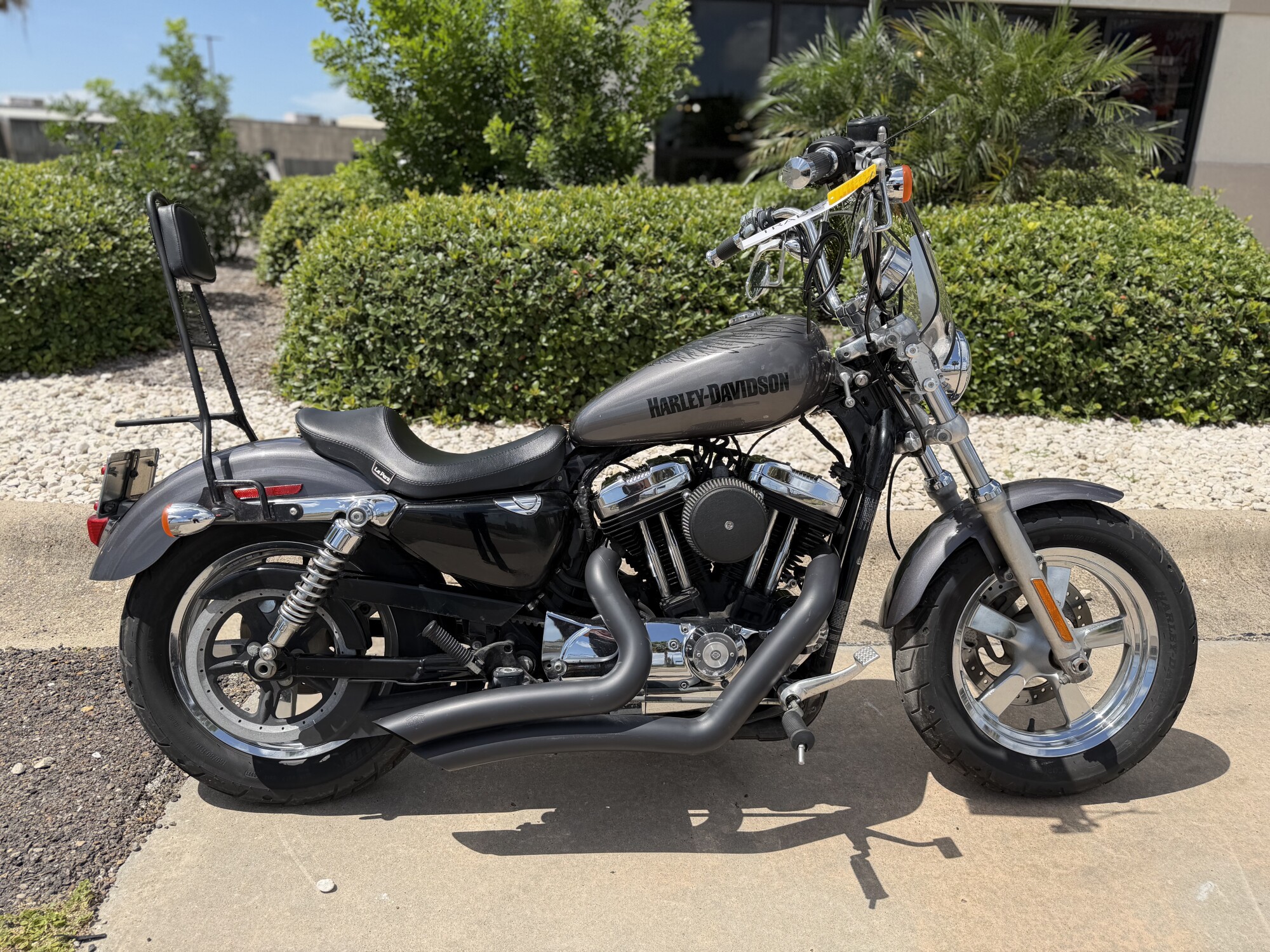 2014 Harley-Davidson® 1200 Custom Factory Customization CHARCL PRL DLX