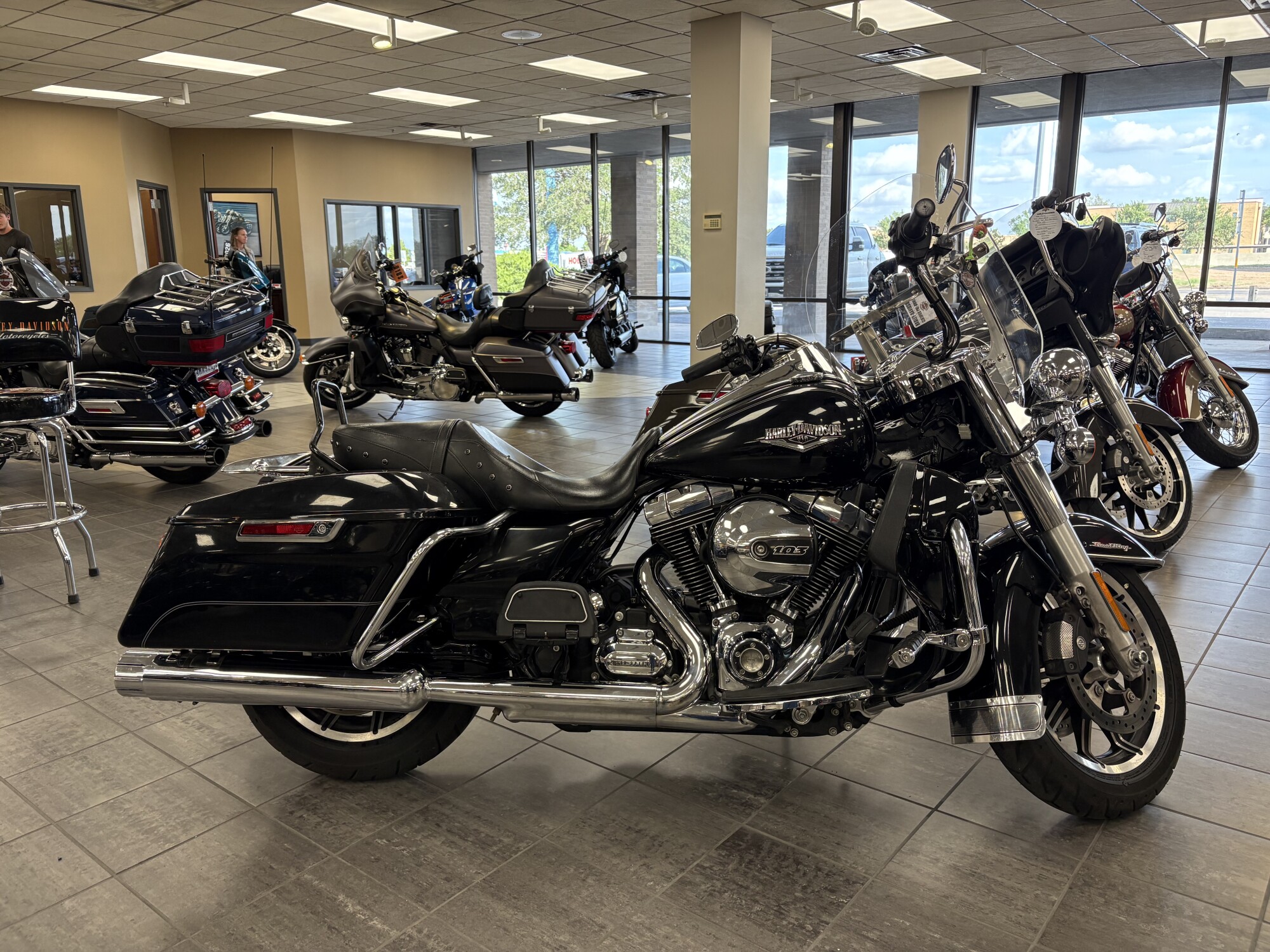 2016 Harley-Davidson® Road King® Vivid Black