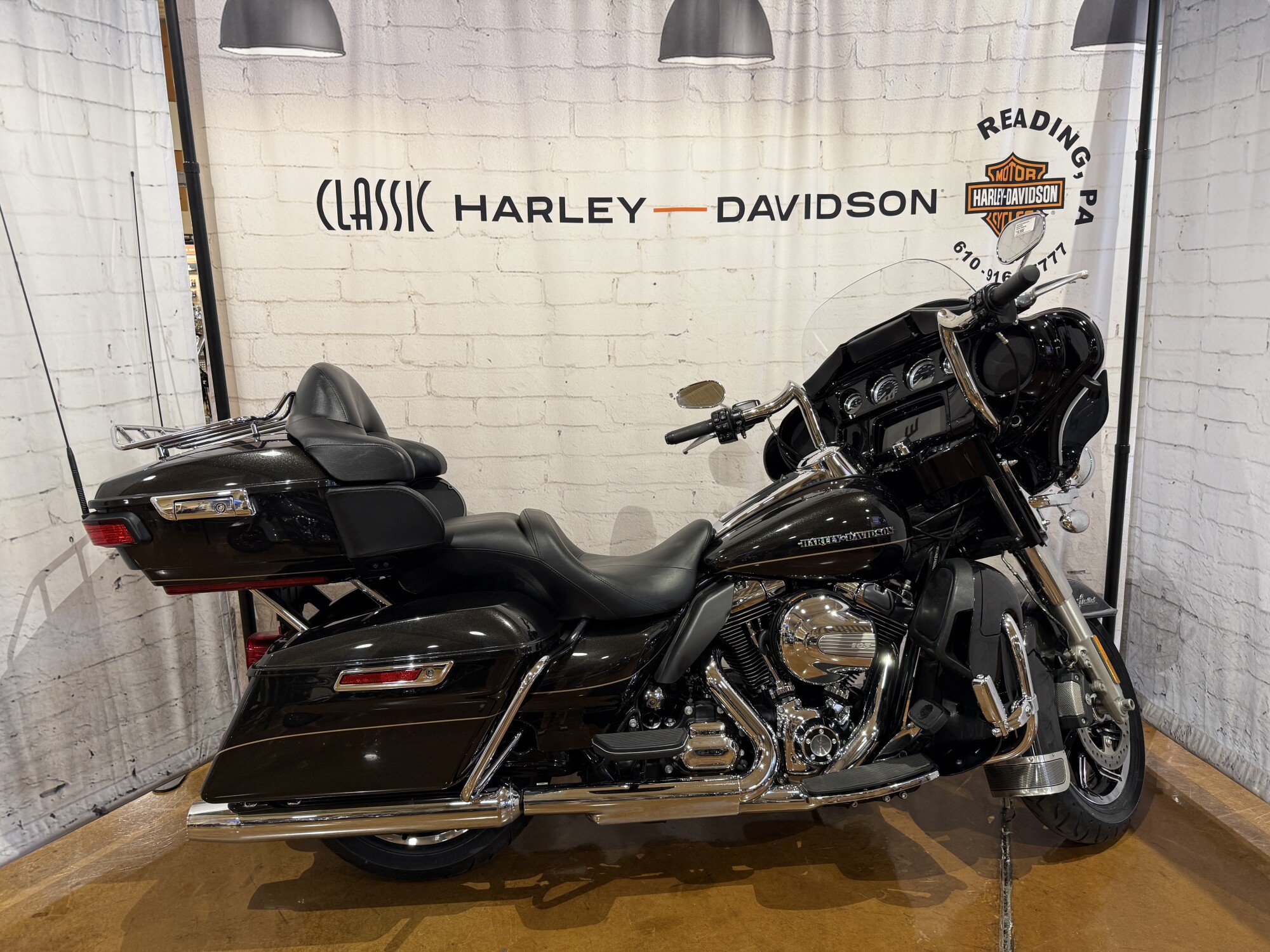 2016 Harley-Davidson® Ultra Limited Black Quartz