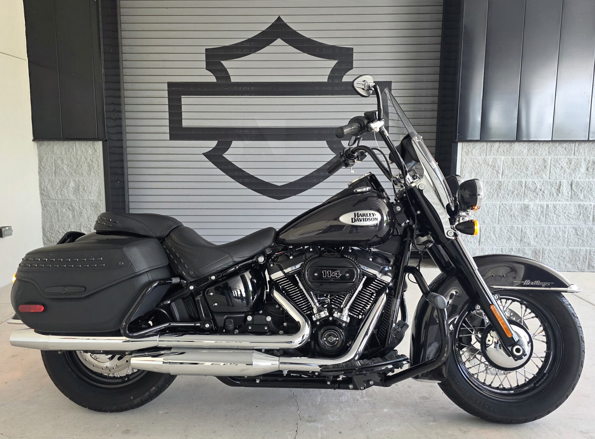 2021 Harley-Davidson® Heritage Classic 114 Black Jack Metallic