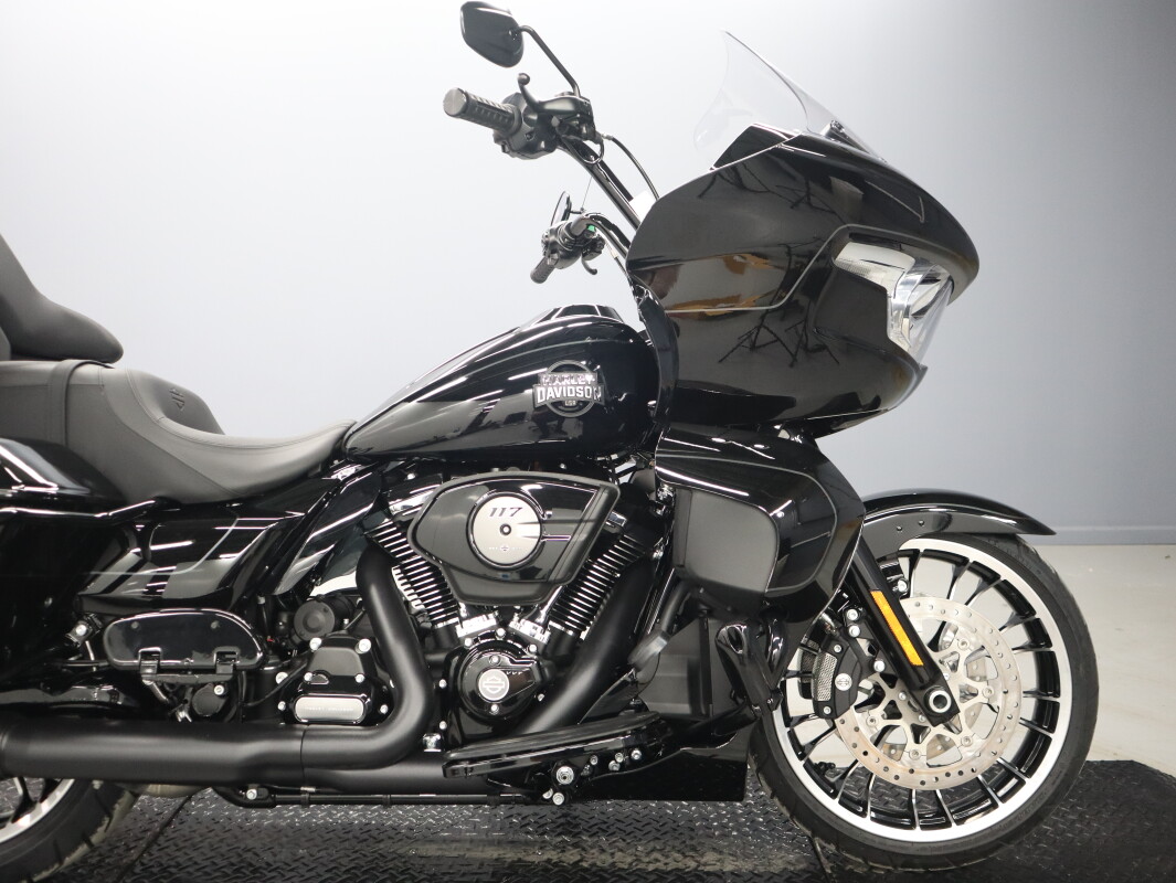 2026 Harley-Davidson® Road Glide Limited FLTRXL, photo 14