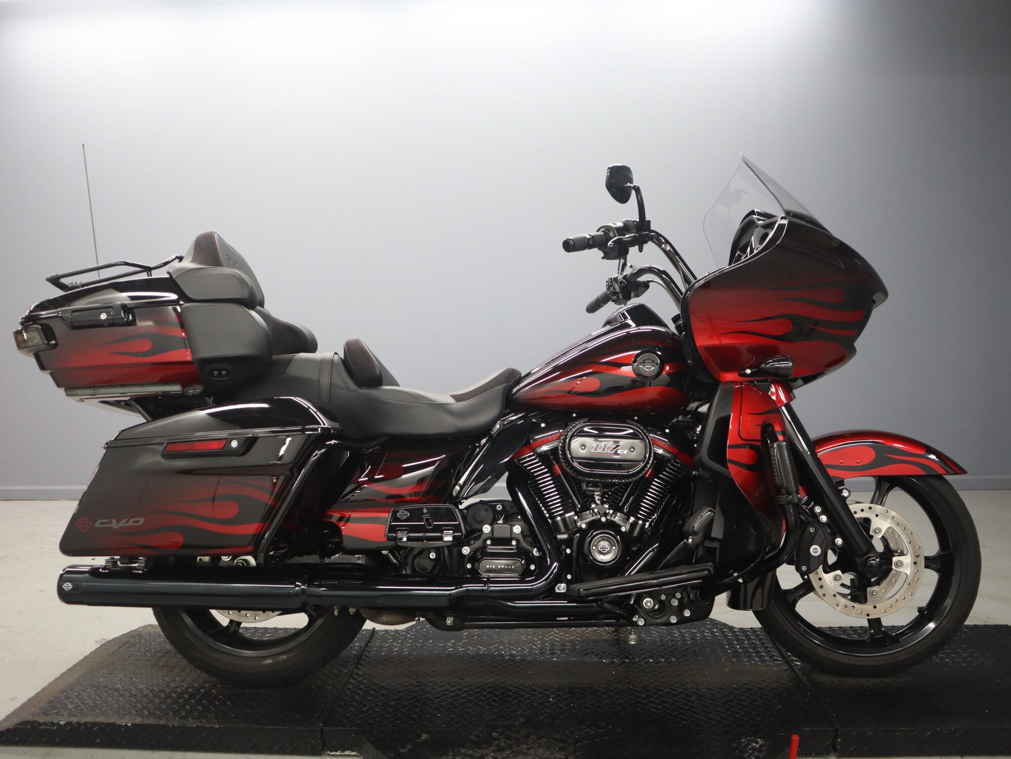 2020 Harley-Davidson® CVO™ Street Glide® FLHXSE | Old Glory Harley