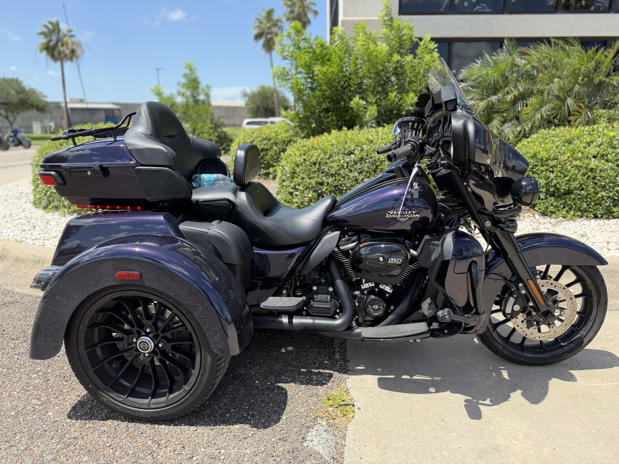 2025 Harley-Davidson® Tri Glide® Ultra Mystic Shift - Black Finish