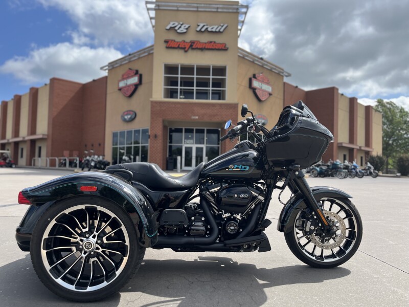 2025 Harley-Davidson® FLTRT Road Glide® 3 Vivid Black 855159