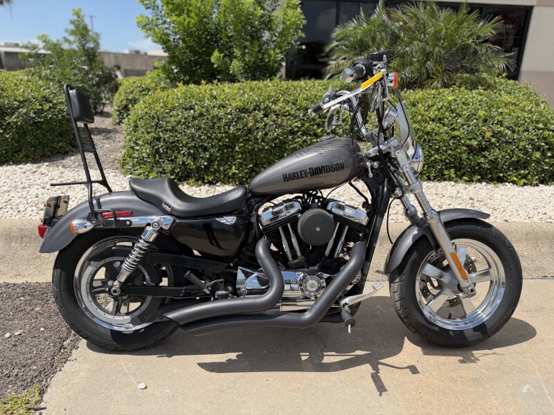 2014 Harley-Davidson® 1200 Custom Factory Customization CHARCL PRL DLX