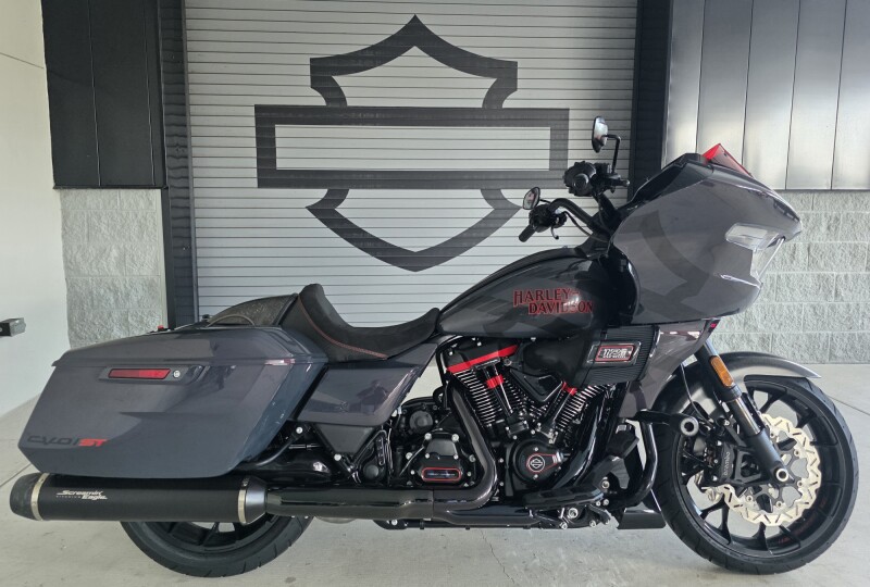 2026 Harley-Davidson® CVO Road Glide ST Inferno Gray