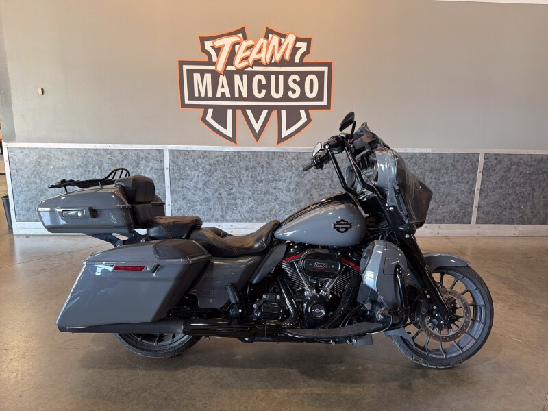 FLHXSE 2018 CVO™ Street Glide®