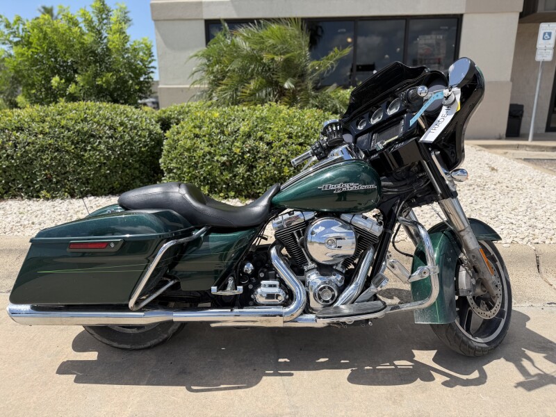 2016 Harley-Davidson® Street Glide® Special Deep Jade Pearl