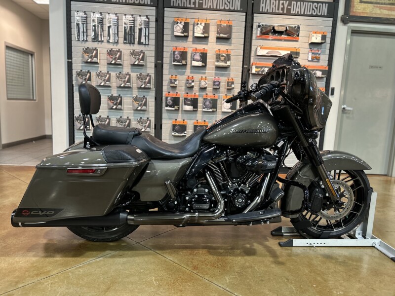 FLHXSE 2021 CVO™ Street Glide®