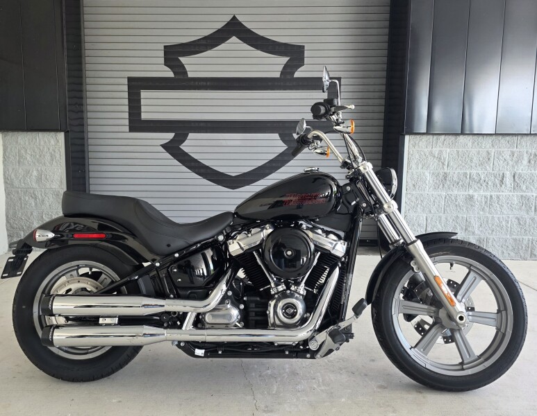 2024 Harley-Davidson® Softail® Standard Vivid Black