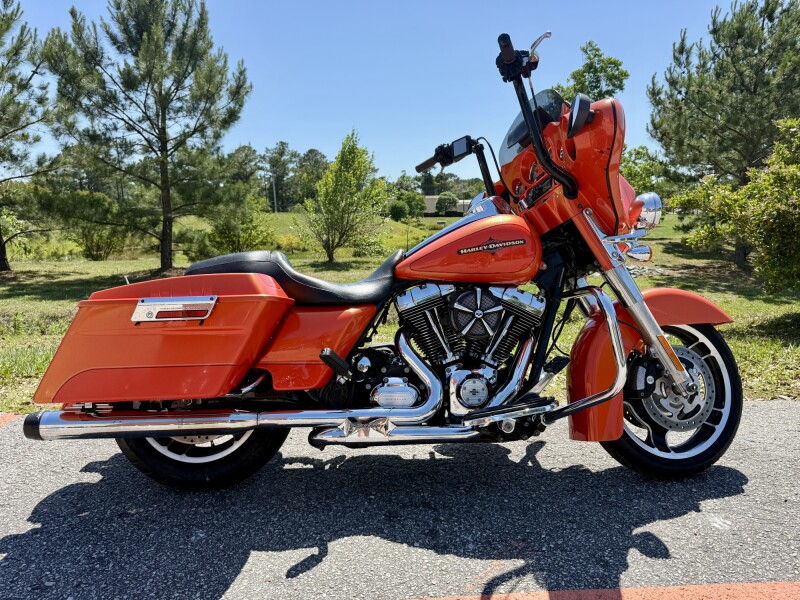 2012 Harley-Davidson Street Glide  FLHX103