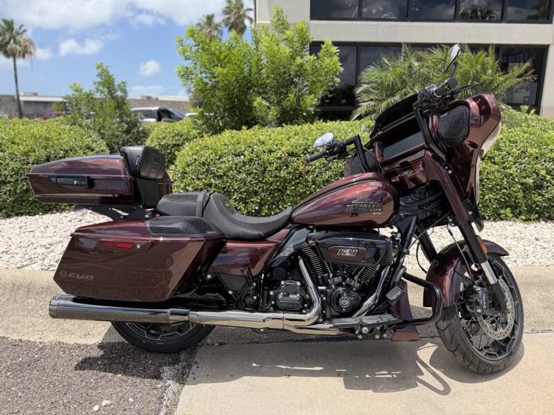 2024 Harley-Davidson® CVO™ Street Glide® Copperhead