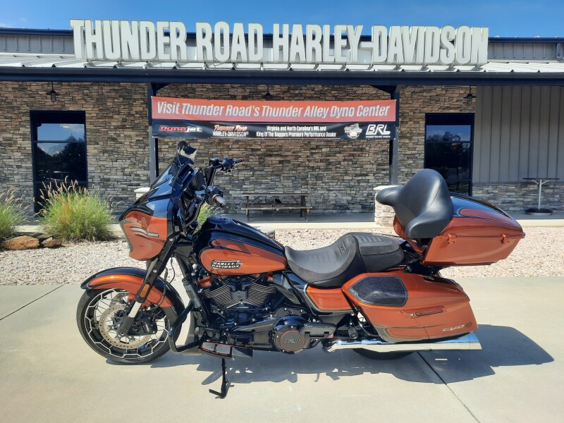 2023 Harley-Davidson® CVO™ Street Glide® Whiskey Neat w/Raven Metallic