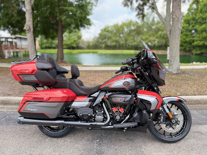 2026 Harley-Davidson® CVO Street Glide Limited Citrus Heat CVO Tri-Tone