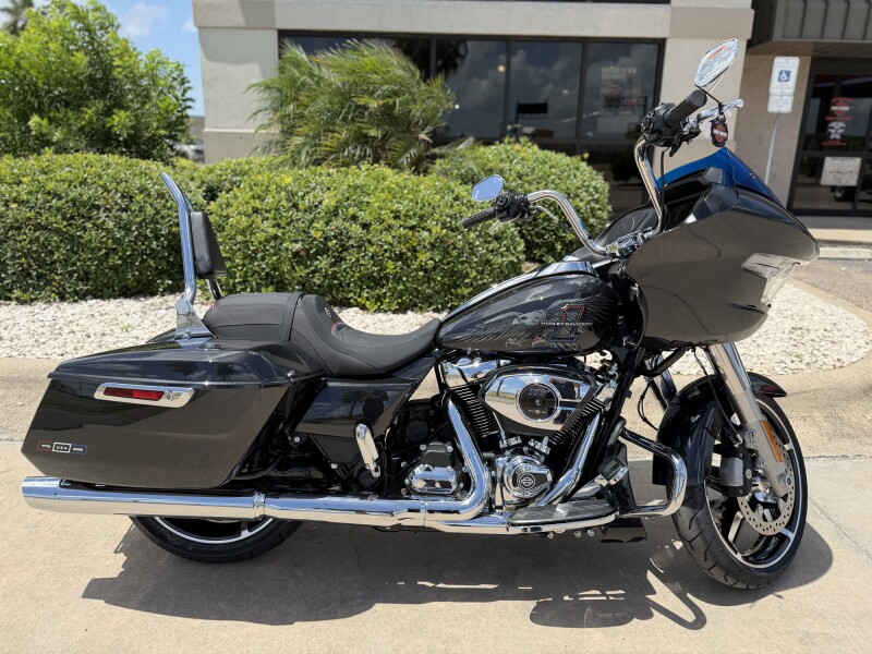 2026 Harley-Davidson® Road Glide® MIDNIGHT EMBER