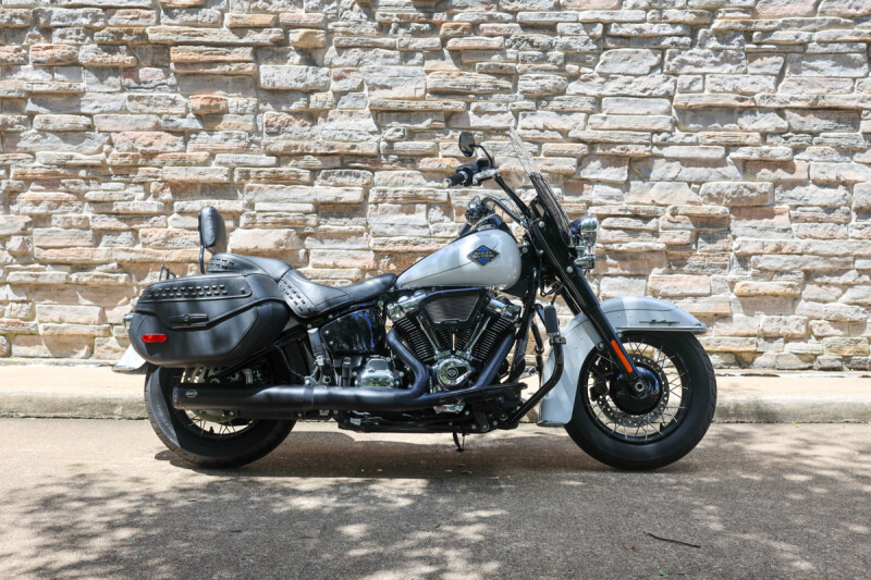 2025 White Onyx Pearl - Black Finish
