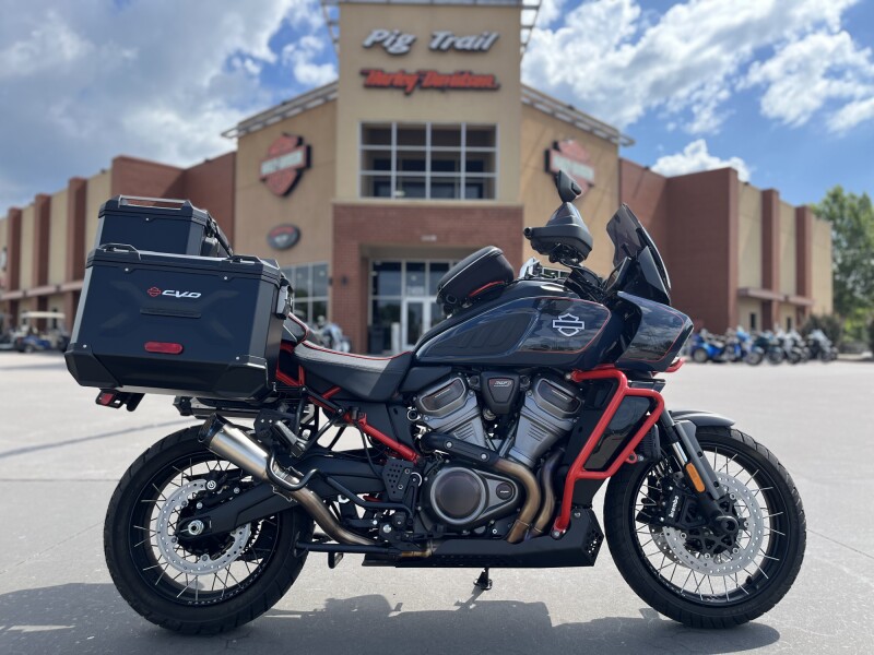 2025 Harley-Davidson® RA1250SE CVO™ Pan America® Carbon Blue 950491