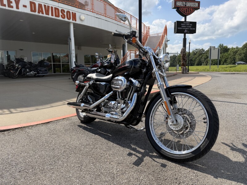 2005 Harley-Davidson® 1200 Custom Black