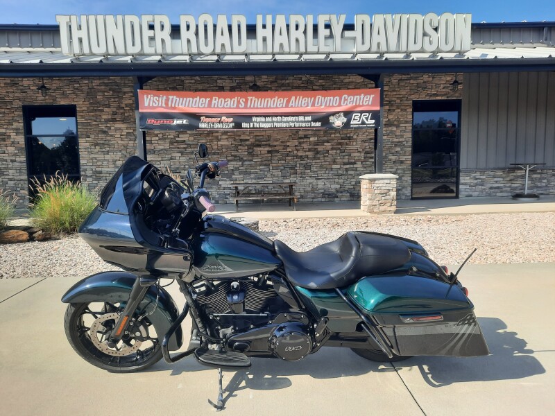 2021 Harley-Davidson® Road Glide® Special Snake Venom - Black Finish