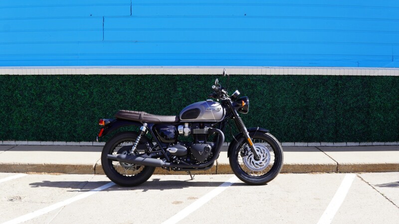 2025 Triumph Bonneville T120 Black