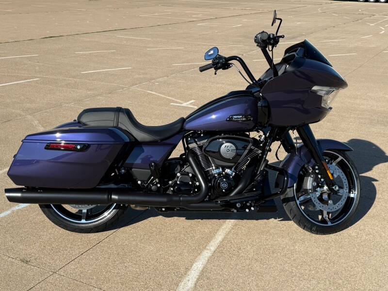2026 Harley-Davidson® Road Glide® Purple Abyss Black Trim