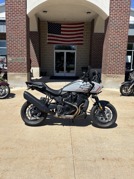 2025 Harley-Davidson® Pan America® 1250 ST Billiard Gray