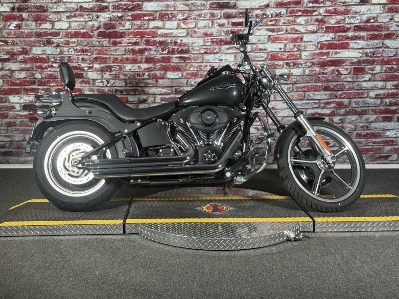 Harley-Davidson® Night Train® 2009 FXSTB BLACK PEARL