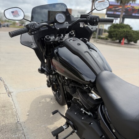 2026 Harley-Davidson® Low Rider® ST Vivid Black Black Trim thumb 0