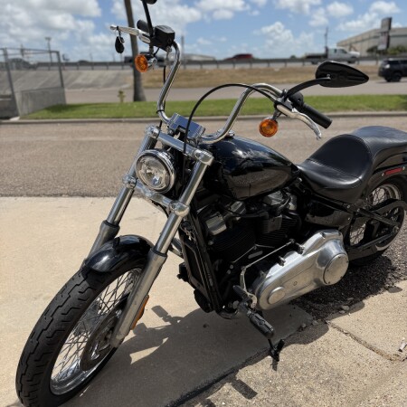 2020 Harley-Davidson® Softail Standard® Vivid Black thumb 2