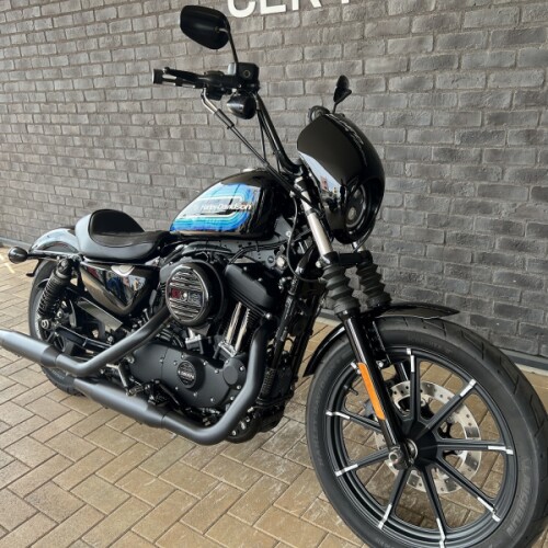 2018 Harley-Davidson® Iron 1200™ Vivid Black thumb 3