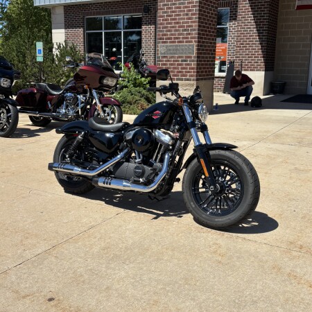 2021 Harley-Davidson® Forty-Eight® Vivid Black thumb 3