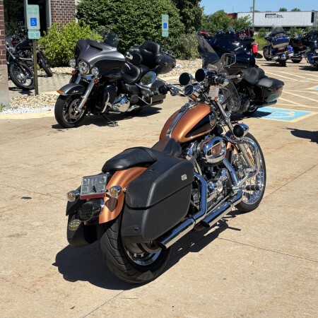 2008 Harley-Davidson® 1200 Custom 105th Anniversary Edition 105th Anniversary Copper Pearl & Vivid B thumb 2