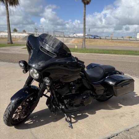 2022 Harley-Davidson® Street Glide® ST Vivid Black thumb 0