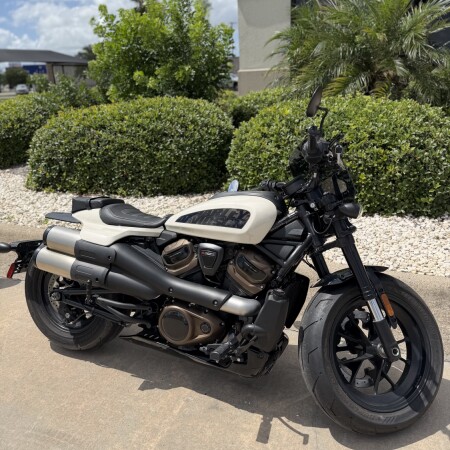 2022 Harley-Davidson® Sportster® S White Sand Pearl thumb 3