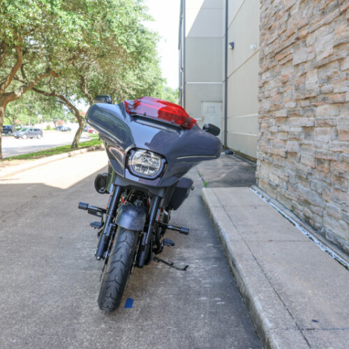 2026 Harley-Davidson® CVO Street Glide ST Inferno Gray thumb 2