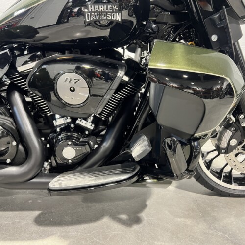 2026 Harley-Davidson® Street Glide 3 Limited Olive Steel Metallic / Vivid Black FLHTL thumb 1