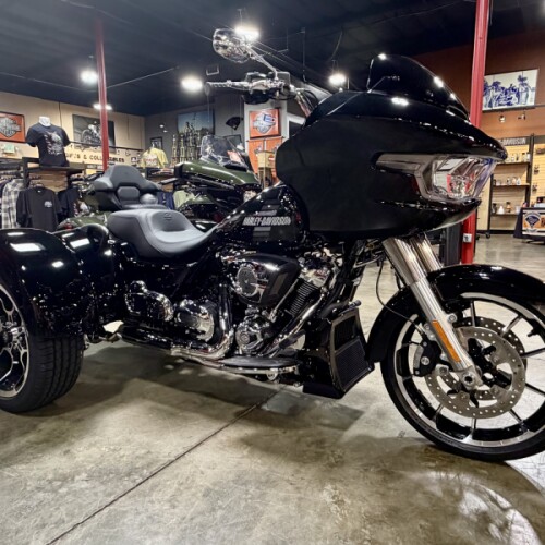 2026 Harley-Davidson® Road Glide 3 thumb 3