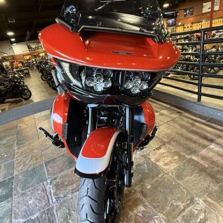 2024 Harley-Davidson® CVO™ Street Glide® thumb 0
