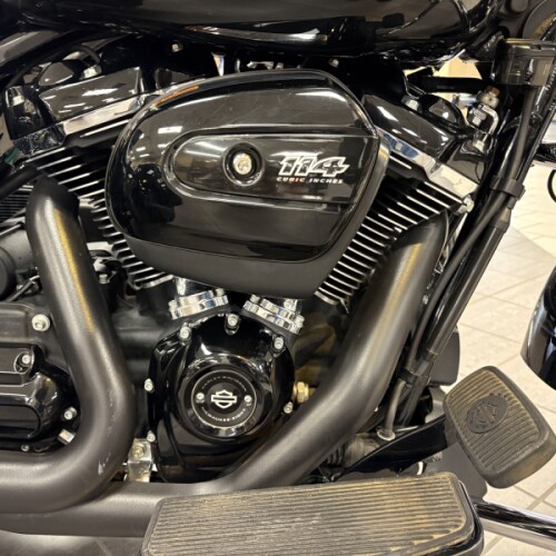 2023 Harley-Davidson® Freewheeler® Vivid Black thumb 0