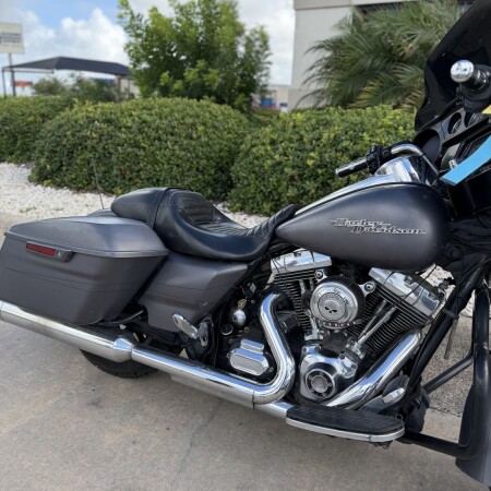 2016 Harley-Davidson® Street Glide® Special Charcoal Denim thumb 2