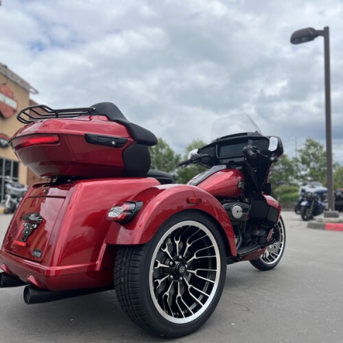 2026 Harley-Davidson® FLHLT Street Glide 3 Limited Brilliant Red thumb 2