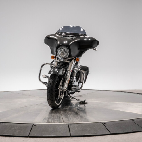 2021 HARLEY-DAVIDSON FLHX STREET GLIDE in Vivid Black thumb 1