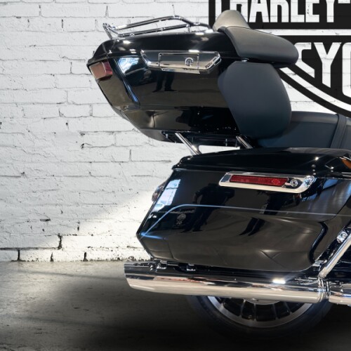 2026 Harley-Davidson® Street Glide Limited Vivid Black Chrome Trim thumb 0