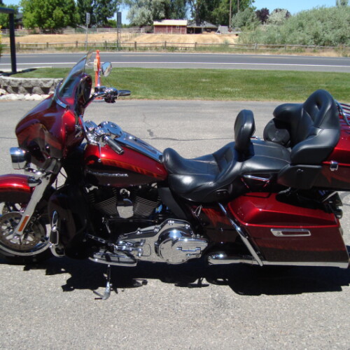 2014 Harley-Davidson® CVO™ Electra Glide Ultra Limited® Burgundy Blaze and Typhoon Maroon with Drago thumb 0