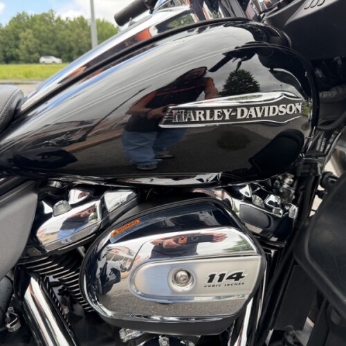 2021 Harley-Davidson® Tri Glide® Ultra Vivid Black thumb 0