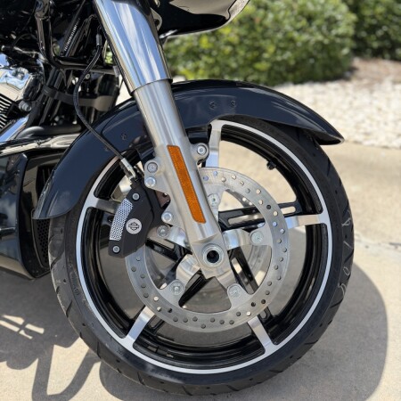 2026 Harley-Davidson® Road Glide® MIDNIGHT EMBER thumb 1