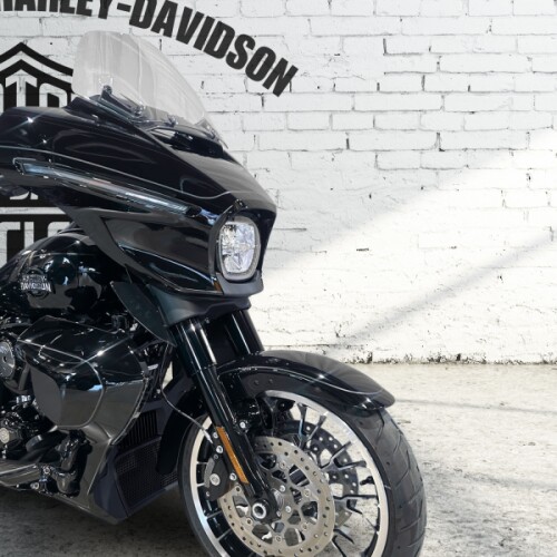2026 Harley-Davidson® Street Glide™ 3 Limited Vivid Black Black Trim thumb 2