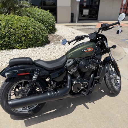 2026 Harley-Davidson® Nightster® Special Olive Steel Metallic Black Trim thumb 2